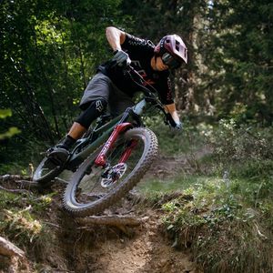 Image post by @foxmtb on Instagram