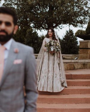 Image post by @thismodernlovephoto on Instagram