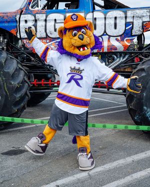 Image post by @readingroyals on Instagram