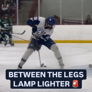Image post by @collegehockeybuzz on Instagram
