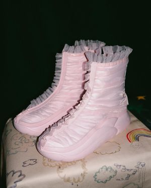 Image post by @ugg on Instagram
