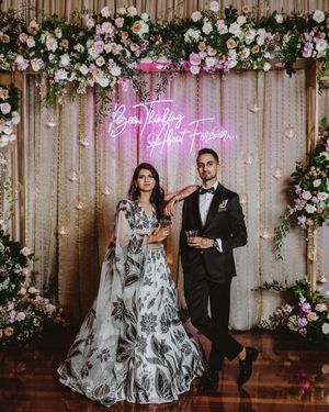 Image post by @thismodernlovephoto on Instagram