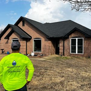 Image post by @stonewaterroofing on Instagram