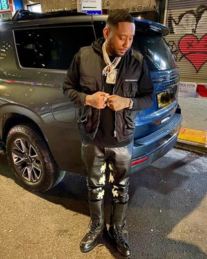 Image post by @mainohustlehard on Instagram