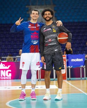 Image post by @combinembb on Instagram