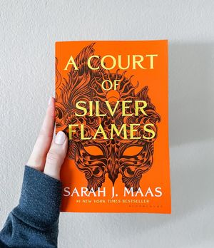 Image post by @blondiereads_ on Instagram