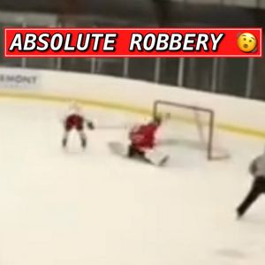Image post by @collegehockeybuzz on Instagram