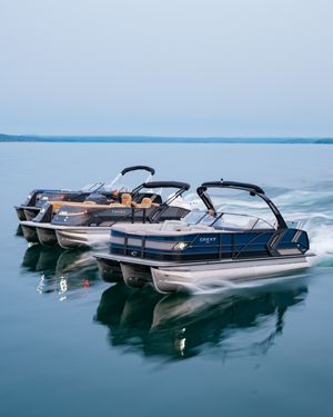 Image post by @crestpontoonboats on Instagram