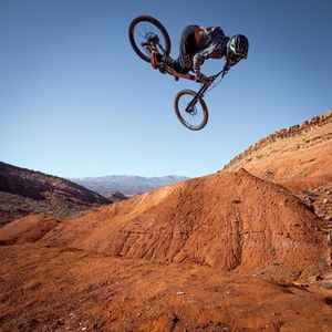 Image post by @foxmtb on Instagram