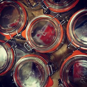 Image post by @oi_glass on Instagram
