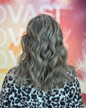 Image post by @studiovasi_salon on Instagram