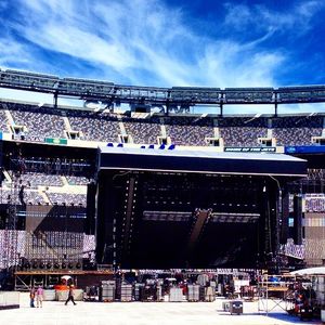 Image post by @metlifestadium on Instagram