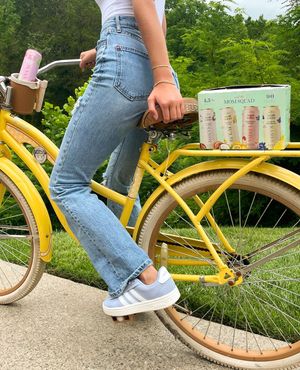 Image post by @drinkmomwater on Instagram