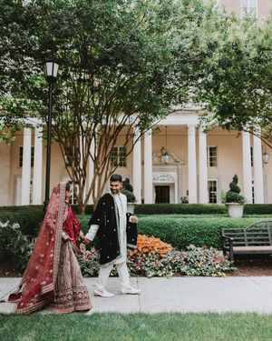 Image post by @thismodernlovephoto on Instagram
