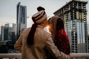 Image post by @thismodernlovephoto on Instagram