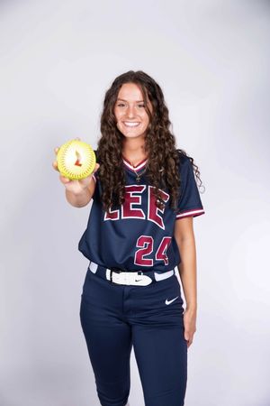 Image post by @leeusoftball on Instagram
