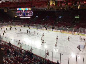 Image post by @du_hockey on Instagram