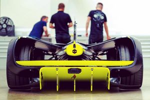 Image post by @lucasdigrassi on Instagram