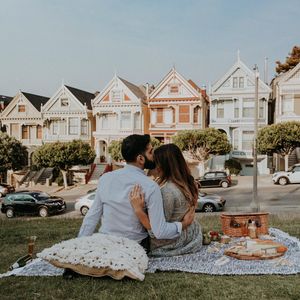Image post by @thismodernlovephoto on Instagram
