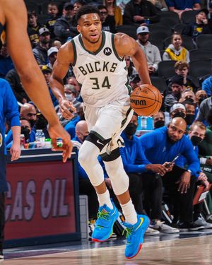 Image post by @giannis_an34 on Instagram