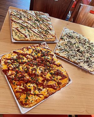 Image post by @bostonpizzabradford on Instagram