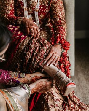 Image post by @thismodernlovephoto on Instagram