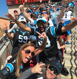 Image post by @roaringriot on Instagram