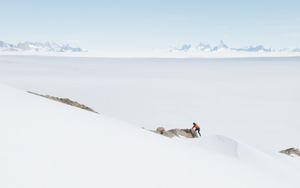 Image post by @white.desert.antarctica on Instagram