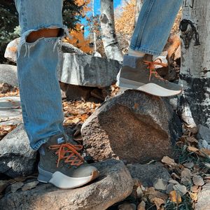 Image post by @dsw on Instagram