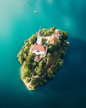 Image post by @dronepals on Instagram