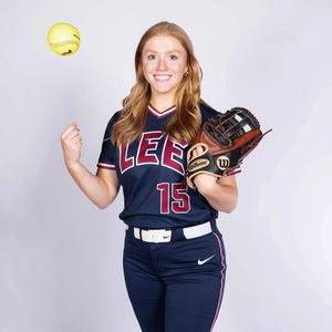 Image post by @leeusoftball on Instagram