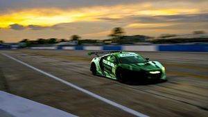 Image post by @gradientracing on Instagram