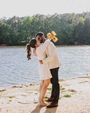 Image post by @thismodernlovephoto on Instagram