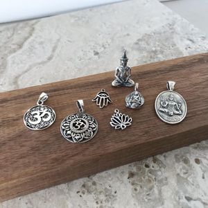 Image post by @beadcache on Instagram