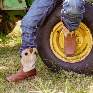 Image post by @justinboots_ on Instagram