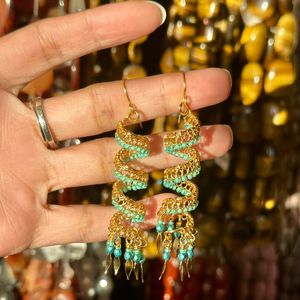 Image post by @beadcache on Instagram