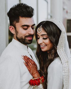 Image post by @thismodernlovephoto on Instagram