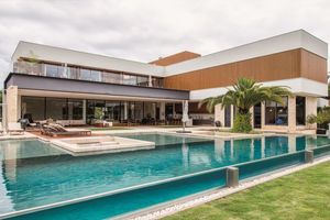 Image post by @christiesrealestate on Instagram