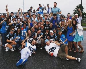 Image post by @roaringriot on Instagram