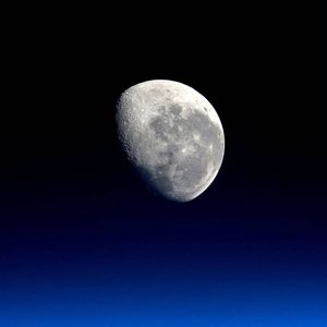 Image post by @nasaartemis on Instagram