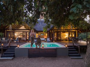 Image post by @chiawasafaris on Instagram