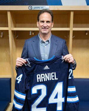 Image post by @nhljets on Instagram