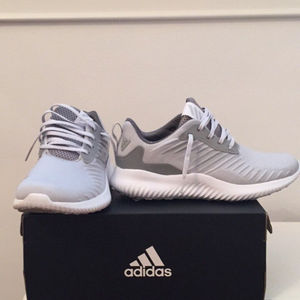 Image post by @winthroplax on Instagram