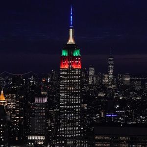 Image post by @empirestatebuilding on Facebook