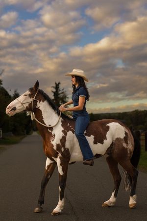 Image post by @cowgirlmagazine on Instagram