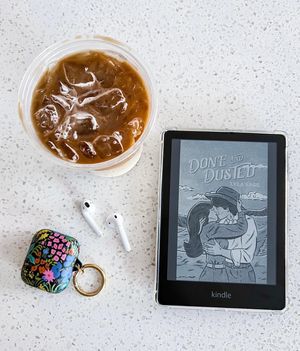 Image post by @blondiereads_ on Instagram