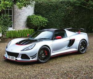 Image post by @lotuscars on Instagram