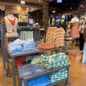 Image post by @rockinghammall on Instagram
