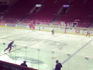Image post by @du_hockey on Instagram