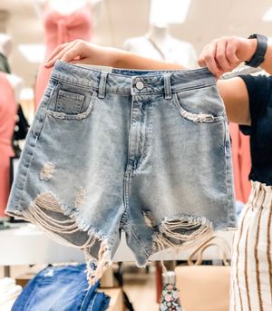 Image post by @shopoutoftown on Instagram